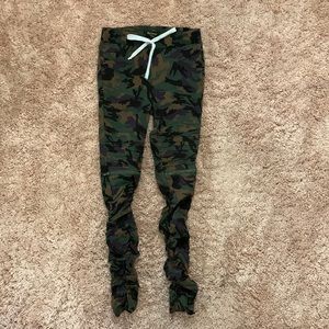 Girls like an angle camo jeans